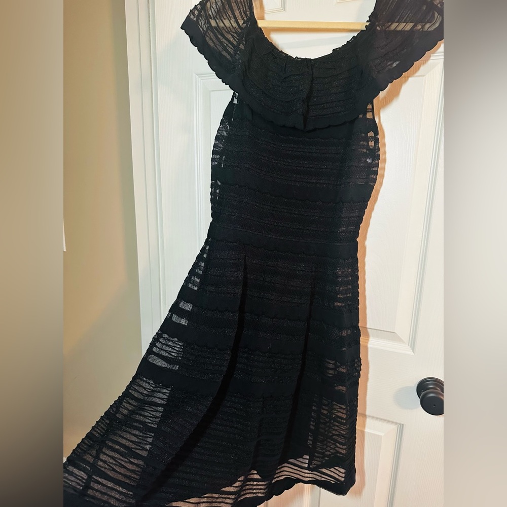 MISSONI ITALY Black Off-Shoulder Black Sparkly A-line Ruffle Neck Dress Knee NM - Picture 2 of 13